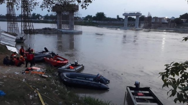 pencarian-korban-perahu-tambang-tenggelam-dihentikan_169