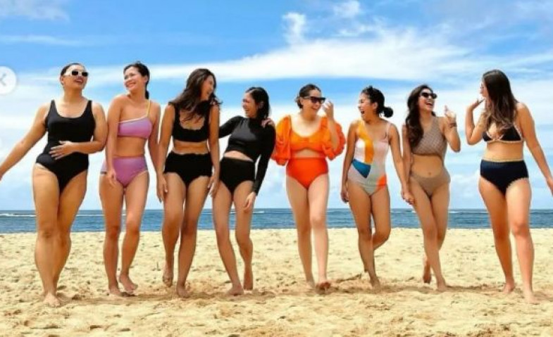 pertama-kalinya-nagita-slavina-tampil-seksi-hanya-pakai-bikini-begini-ceritanya-6406b68702f0f